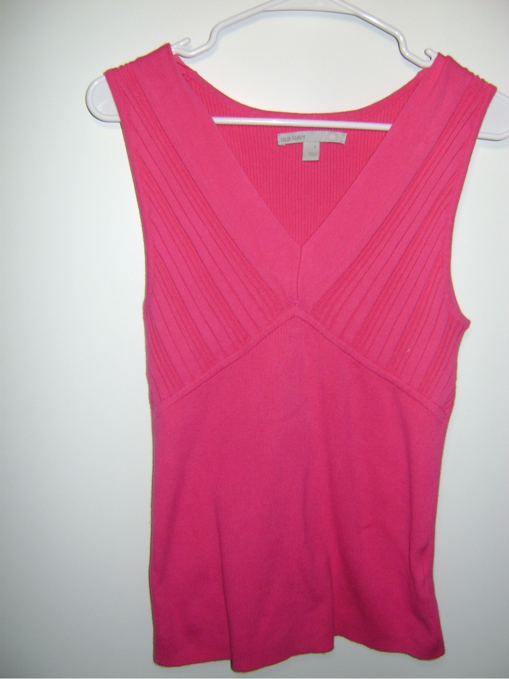 Old Navy Bright Pink V-Neck Ribbed Sleeveless Tank